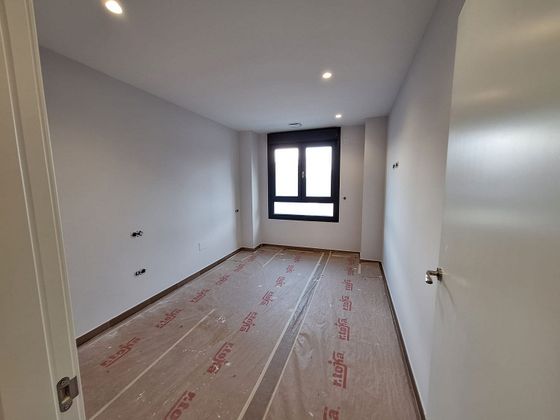 Foto 2 de Alquiler de piso en calle Avilés de 2 habitaciones con calefacción y ascensor