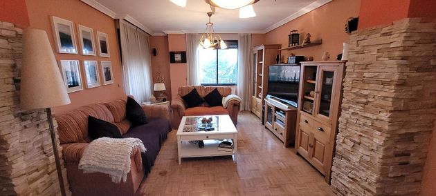 Foto 2 de Pis en venda a Las Viñas de 3 habitacions amb garatge i calefacció