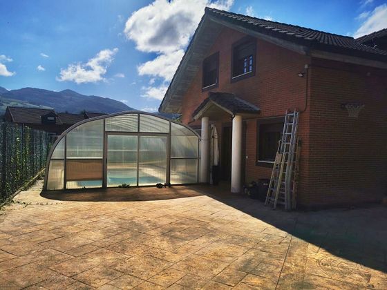 Foto 2 de Casa adossada en venda a Guriezo de 3 habitacions amb terrassa i piscina