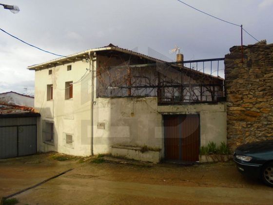 Foto 1 de Chalet en venta en Merindad de Valdeporres de 6 habitaciones con terraza y garaje