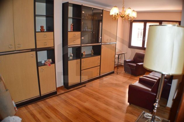 Foto 1 de Venta de piso en Villarcayo de Merindad de Castilla la Vieja de 3 habitaciones con terraza y ascensor