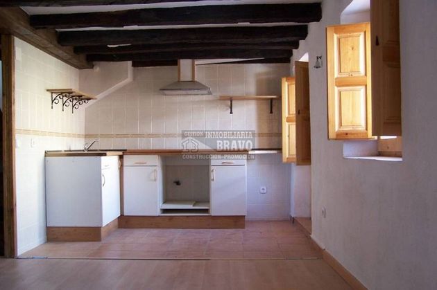 Foto 2 de Casa en venta en Valle de Manzanedo de 4 habitaciones con garaje