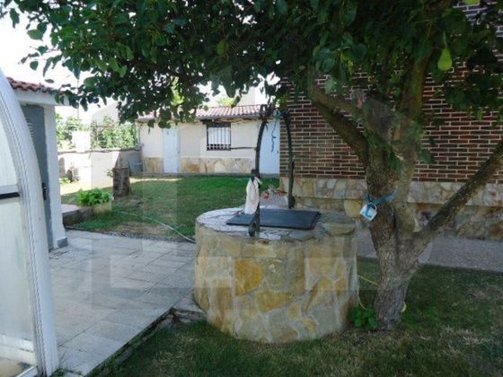 Foto 1 de Casa en venda a Medina de Pomar de 5 habitacions amb terrassa i piscina