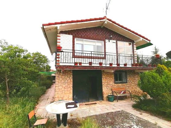 Foto 1 de Chalet en venta en Merindad de Cuesta-Urria de 3 habitaciones con piscina y balcón