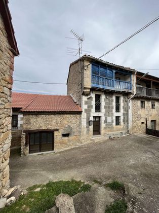 Foto 1 de Casa en venta en Valle de Manzanedo de 4 habitaciones con balcón