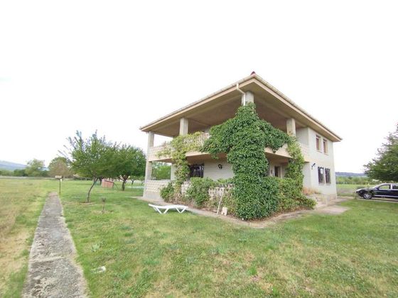 Foto 2 de Venta de casa en Villarcayo de Merindad de Castilla la Vieja de 8 habitaciones con terraza y piscina