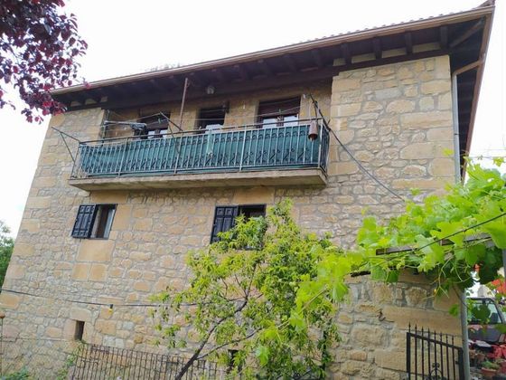 Foto 1 de Venta de chalet en Valle de Tobalina de 4 habitaciones con jardín y balcón