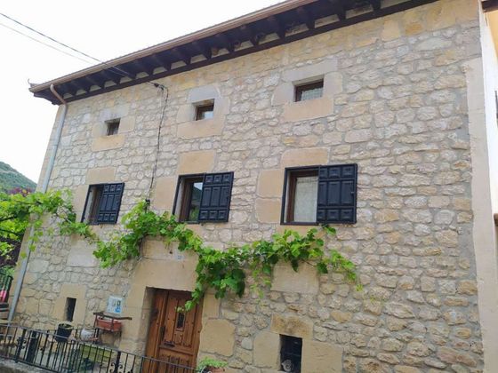 Foto 2 de Xalet en venda a Valle de Tobalina de 4 habitacions amb jardí i balcó