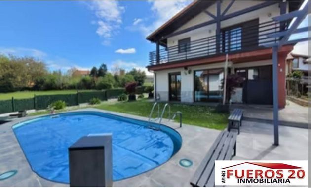 Foto 1 de Xalet en venda a Ribamontán al Monte de 4 habitacions amb terrassa i piscina