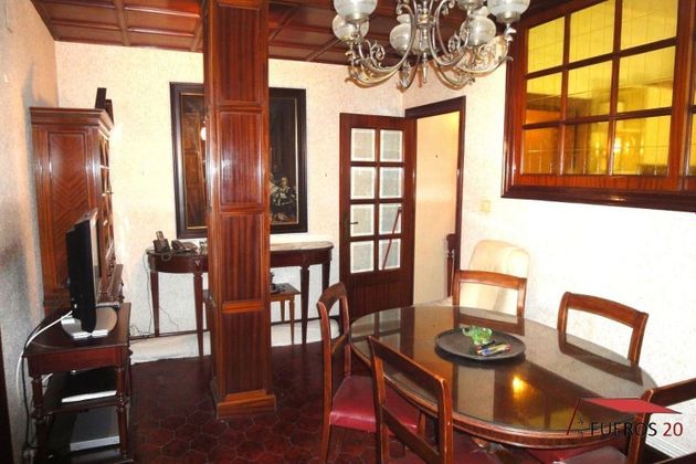 Foto 1 de Pis en venda a Centro - Desierto - Arrontegi de 3 habitacions amb balcó i calefacció