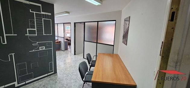 Foto 1 de Oficina en lloguer a Centro - Desierto - Arrontegi amb aire acondicionat