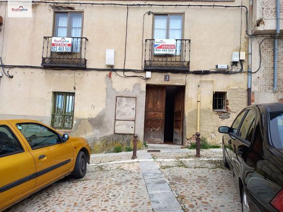 Foto 2 de Chalet en venta en Centro - Segovia de 4 habitaciones con terraza y jardín