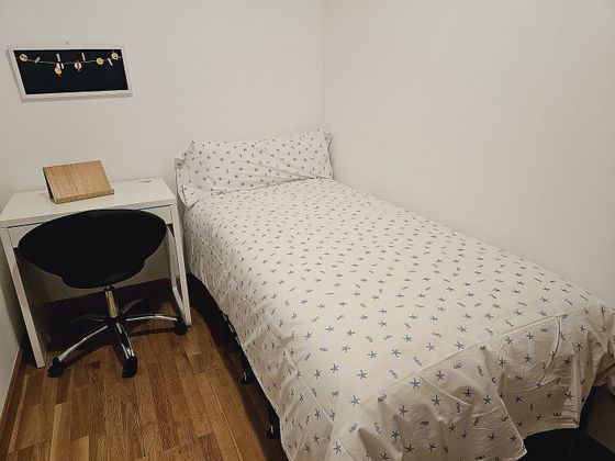 Foto 2 de Pis en lloguer a Centro - Gijón de 2 habitacions amb mobles i calefacció