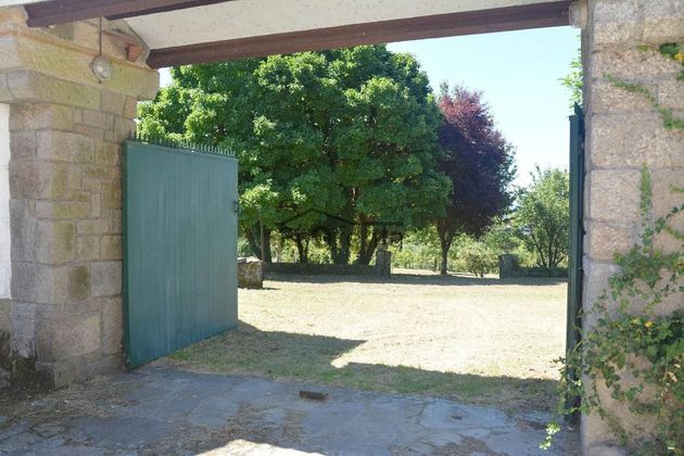 Foto 2 de Casa en venda a Padrón de 8 habitacions amb garatge i jardí