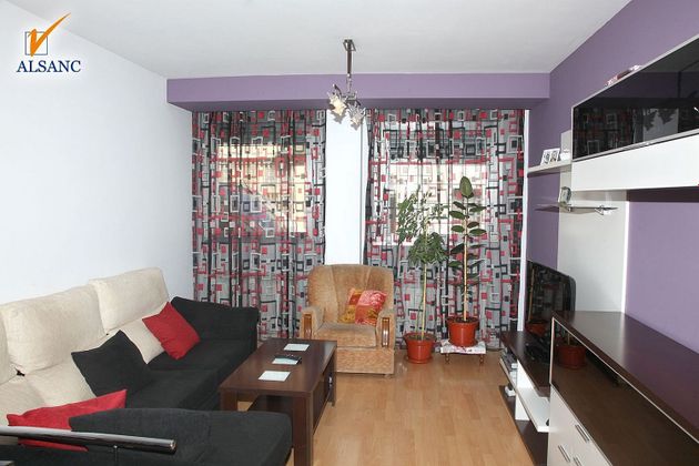 Foto 1 de Venta de piso en calle Numancia de 3 habitaciones con garaje y aire acondicionado