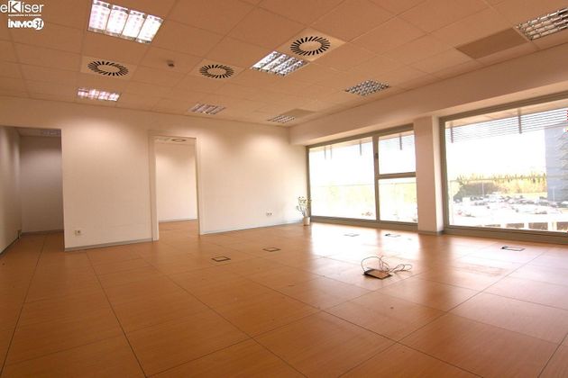 Foto 1 de Oficina en alquiler en calle Berroa de 90 m²