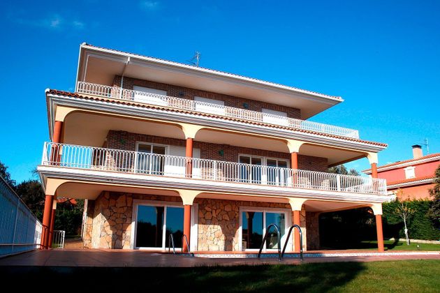 Foto 1 de Chalet en venta en Martinamor de 6 habitaciones con terraza y piscina