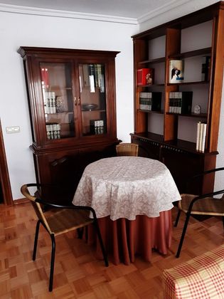Foto 2 de Pis en lloguer a Carmelitas - San Marcos - Campillo de 4 habitacions amb terrassa i mobles