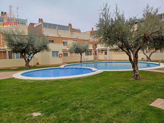 Foto 1 de Casa en venda a Santa Cruz - Industria - Polígono Campollano de 5 habitacions amb terrassa i piscina