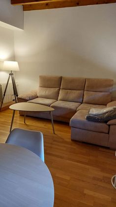 Foto 2 de Dúplex en lloguer a calle Leopoldo Moreno de 4 habitacions amb mobles i calefacció