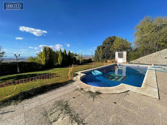 Foto 1 de Chalet en venta en El Clavín-Valdeluz de 4 habitaciones con terraza y piscina