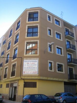 Foto 1 de Piso en venta en calle Avila de 2 habitaciones con balcón y calefacción