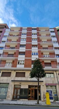 Foto 1 de Pis en venda a avenida Hermanos Menéndez Pidal de 4 habitacions amb calefacció i ascensor