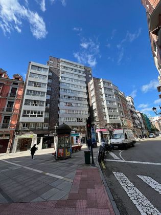 Foto 1 de Pis en lloguer a calle Melquiades Álvarez de 3 habitacions amb calefacció i ascensor