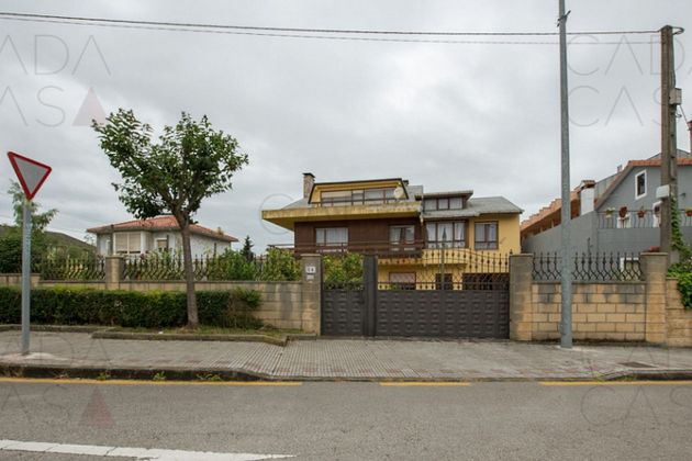 Foto 1 de Venta de casa en Astillero (El) de 5 habitaciones con terraza y garaje