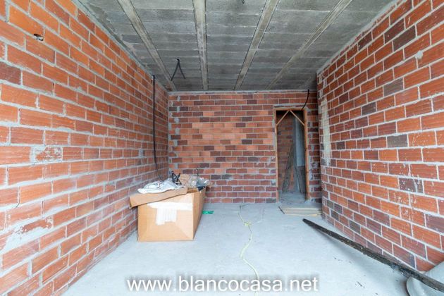 Foto 2 de Venta de piso en Coristanco de 3 habitaciones y 132 m²