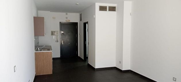 Foto 2 de Piso en alquiler en Estación-Manantiales de 1 habitación y 32 m²