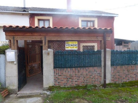 Foto 1 de Casa en venda a Villarcayo de Merindad de Castilla la Vieja de 3 habitacions amb terrassa i garatge