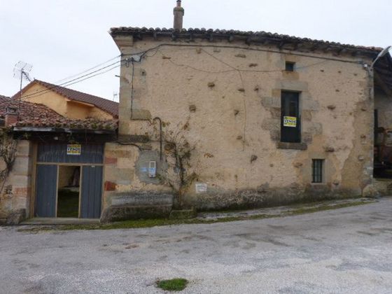 Foto 1 de Chalet en venta en Valle de Valdebezana de 4 habitaciones con balcón