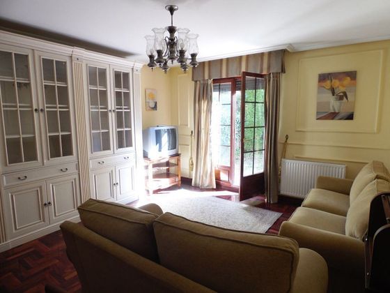 Foto 2 de Casa adossada en venda a Medina de Pomar de 3 habitacions amb terrassa i garatge
