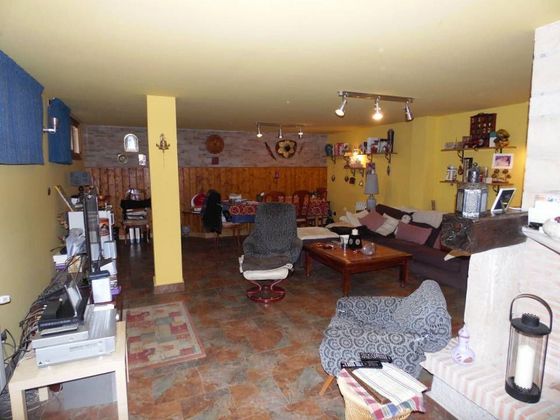 Foto 2 de Xalet en venda a Medina de Pomar de 4 habitacions amb terrassa i garatge