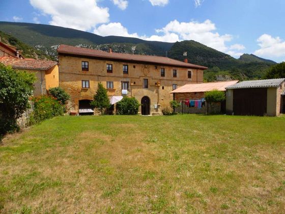 Foto 1 de Casa en venda a Valle de Tobalina de 3 habitacions amb garatge