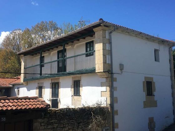 Foto 1 de Xalet en venda a Villarcayo de Merindad de Castilla la Vieja de 4 habitacions amb garatge i jardí
