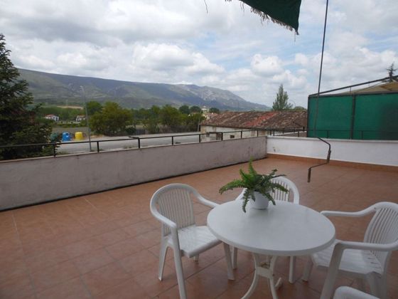 Foto 1 de Piso en venta en Merindad de Cuesta-Urria de 3 habitaciones con terraza