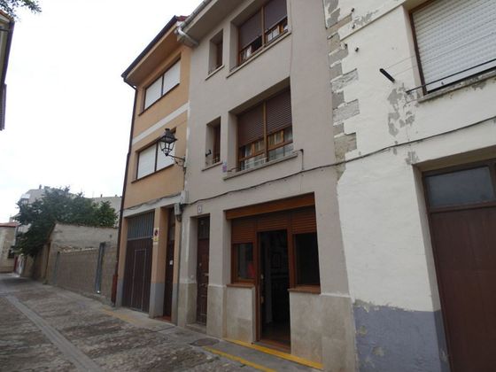Foto 1 de Casa en venda a Medina de Pomar de 3 habitacions amb calefacció