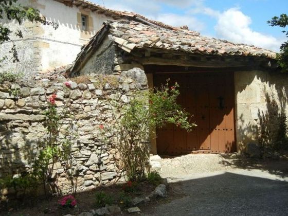 Foto 1 de Venta de casa en Villarcayo de Merindad de Castilla la Vieja de 3 habitaciones con calefacción