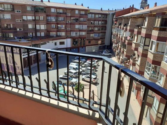 Foto 2 de Pis en venda a Espinosa de los Monteros de 3 habitacions amb terrassa i calefacció