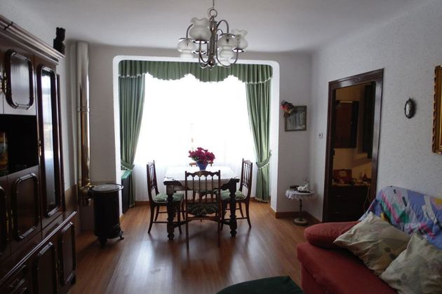 Foto 2 de Casa en venda a Valle de Tobalina de 3 habitacions amb jardí i calefacció
