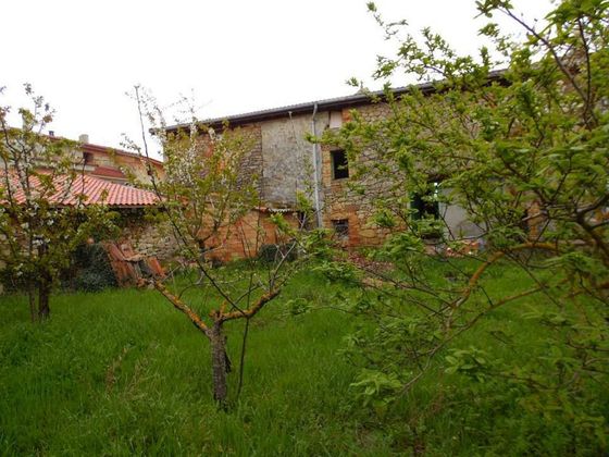 Foto 1 de Venta de chalet en Valle de Tobalina de 4 habitaciones con jardín