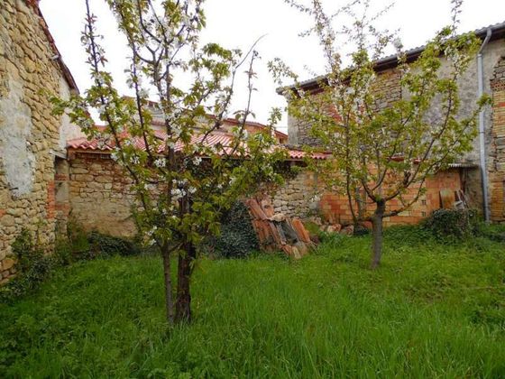 Foto 2 de Venta de chalet en Valle de Tobalina de 4 habitaciones con jardín