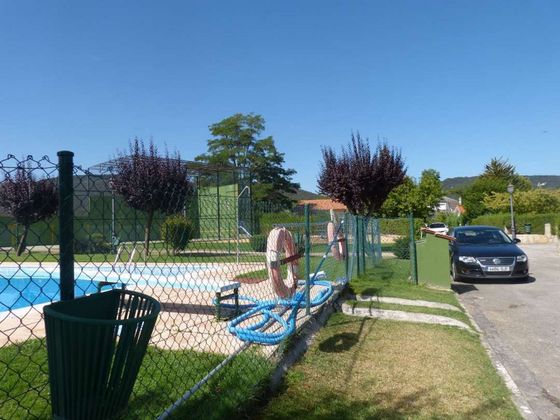 Foto 2 de Venta de chalet en Villarcayo de Merindad de Castilla la Vieja de 4 habitaciones con piscina y garaje