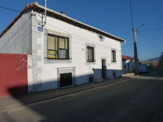 Foto 2 de Casa en venda a Villarcayo de Merindad de Castilla la Vieja de 5 habitacions amb garatge i calefacció
