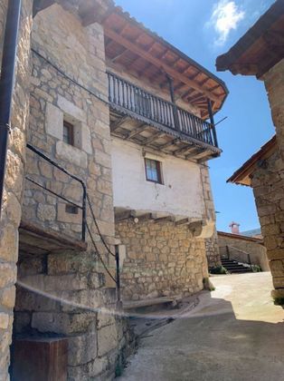 Foto 2 de Chalet en venta en Valle de Manzanedo de 3 habitaciones con jardín y balcón