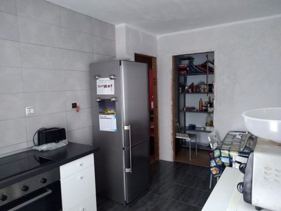 Foto 2 de Venta de piso en Merindad de Montija de 2 habitaciones con garaje y balcón