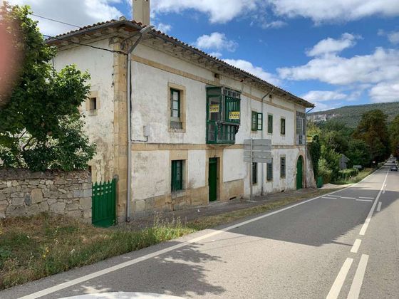 Foto 1 de Xalet en venda a Valle de Manzanedo de 10 habitacions i 1072 m²