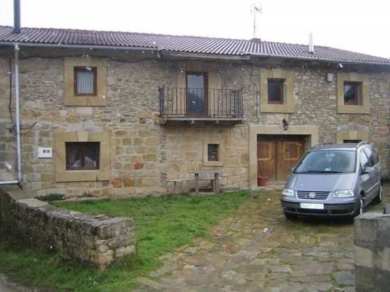 Foto 1 de Casa en venda a Valle de Valdebezana de 6 habitacions amb garatge i balcó
